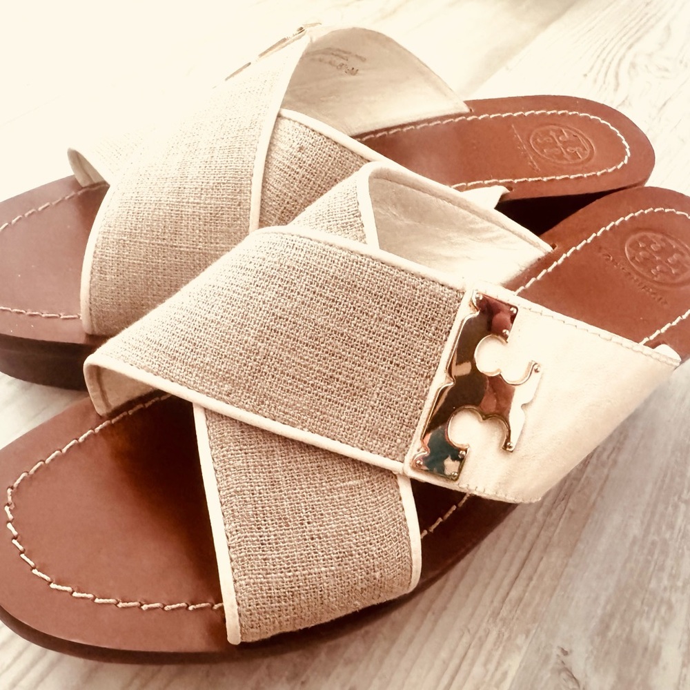 Tory Burch Cream and Brown Slide Sandals with Criss-Cross Straps